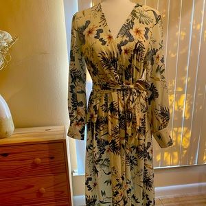 Maxi dress multi colored beauty. Size M